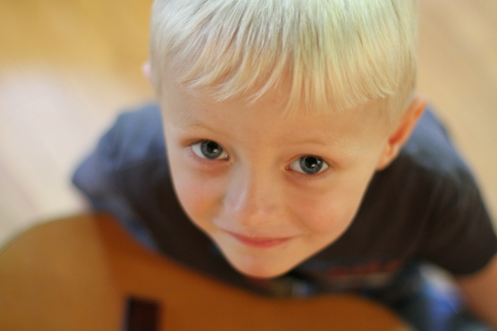 LONDON GUITAR LESSONS FOR CHILDREN