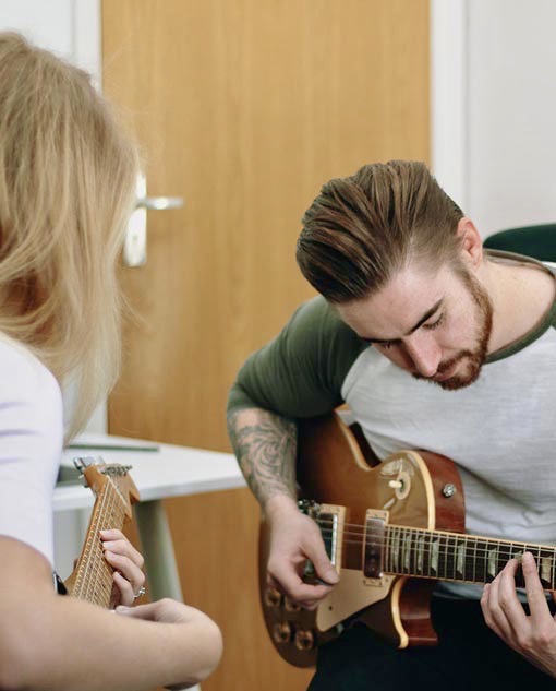 Electric guitar lessons London
